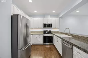 2854 SW Multnomah Blvd, Portland, OR 97219 - Photo 8