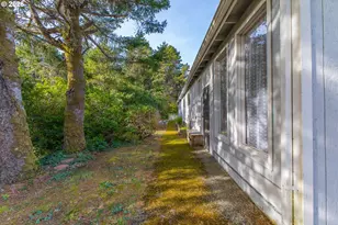 1600 Rhododendron Dr, Florence, OR 97439 - Photo 6