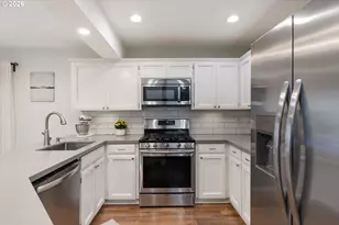 2056 Sunray Cir, West Linn, OR 97068 - Photo 10