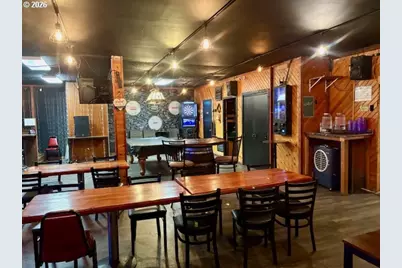 214 Pacific Ave, Tillamook, OR 97141 - Photo 10