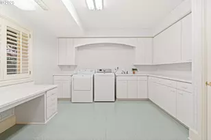 8212 NW Fruit Valley Rd, Vancouver, WA 98665 - Photo 32