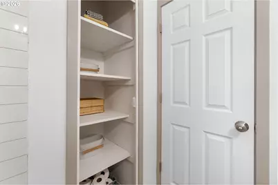 9946 N Lombard St, Portland, OR 97203 - Photo 20