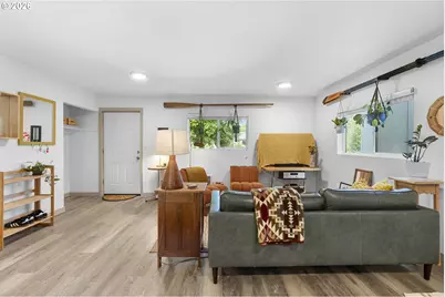 9946 N Lombard St, Portland, OR 97203 - Photo 6