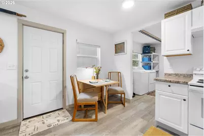9946 N Lombard St, Portland, OR 97203 - Photo 18