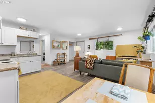 9946 N Lombard St, Portland, OR 97203 - Photo 10