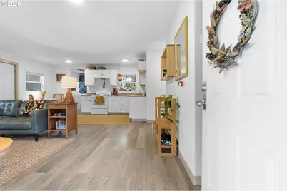 9946 N Lombard St, Portland, OR 97203 - Photo 8