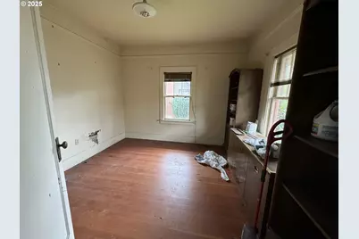 240 SE Davis St, McMinnville, OR 97128 - Photo 10