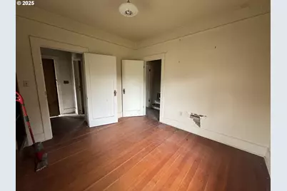 240 SE Davis St, McMinnville, OR 97128 - Photo 12