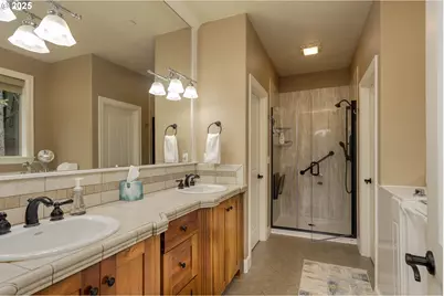 5101 NW Paradise Dr, Forest Grove, OR 97116 - Photo 10