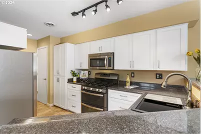 17200 SE 26th Dr #Q59, Vancouver, WA 98683 - Photo 8