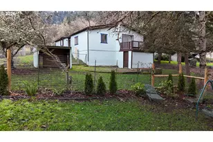 464 NE Kirby Ave, Roseburg, OR 97470 - Photo 6