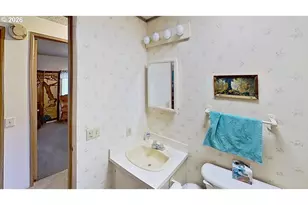 464 NE Kirby Ave, Roseburg, OR 97470 - Photo 16