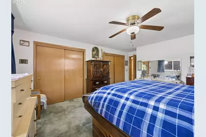 709 NE 107th Pl, Portland, OR 97220 - Photo 12