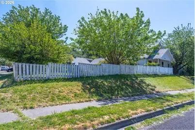 904 E 14th St, The Dalles, OR 97058 - Photo 28