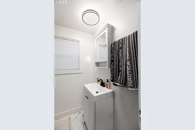 815 N King St, Seaside, OR 97138 - Photo 12