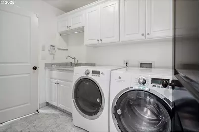 12723 Adrian Ct, Lake Oswego, OR 97034 - Photo 32