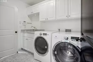 12723 Adrian Ct, Lake Oswego, OR 97034 - Photo 32