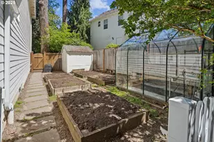 12723 Adrian Ct, Lake Oswego, OR 97034 - Photo 44