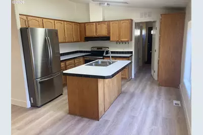 477 48th St, Springfield, OR 97478 - Photo 4