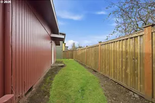 1674 Hayes St, Eugene, OR 97402 - Photo 4