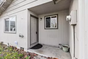 133 Edith Cir, Eagle Point, OR 97524 - Photo 2