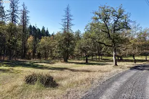 3735 Cobleigh Rd, Eagle Point, OR 97524 - Photo 30