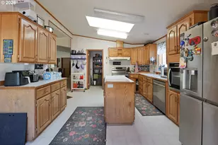 3735 Cobleigh Rd, Eagle Point, OR 97524 - Photo 12