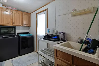 3735 Cobleigh Rd, Eagle Point, OR 97524 - Photo 14