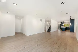 2723 SE 74th Ave, Portland, OR 97206 - Photo 4