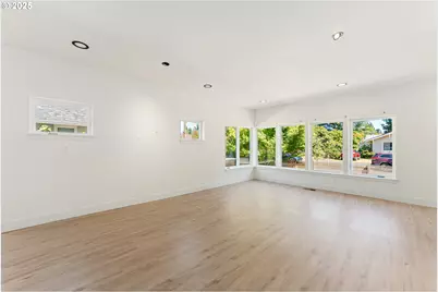 2723 SE 74th Ave, Portland, OR 97206 - Photo 6