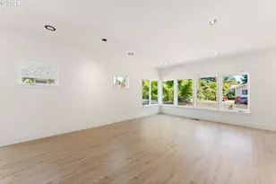 2723 SE 74th Ave, Portland, OR 97206 - Photo 6