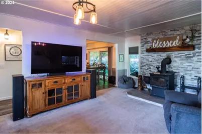 127 Deaton Ct, Canyonville, OR 97417 - Photo 4