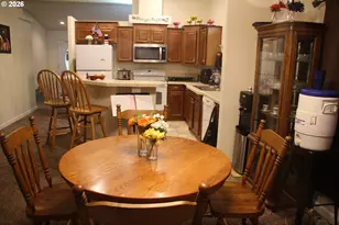 952 N Adams St, Lafayette, OR 97127 - Photo 20