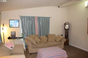 952 N Adams St, Lafayette, OR 97127 - Photo 6