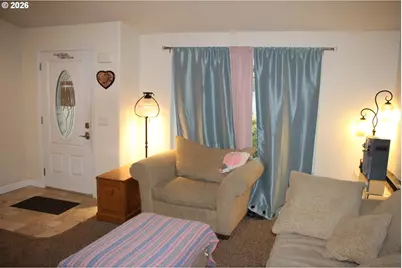 952 N Adams St, Lafayette, OR 97127 - Photo 4