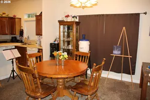 952 N Adams St, Lafayette, OR 97127 - Photo 18