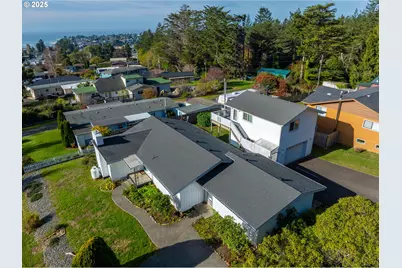 16281 Chapman Ln, Brookings, OR 97415 - Photo 4