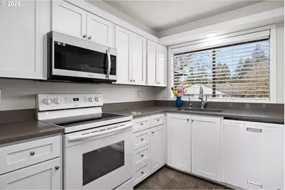 6368 SE Pine Creek Way, Milwaukie, OR 97267 - Photo 6