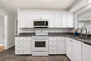 6368 SE Pine Creek Way, Milwaukie, OR 97267 - Photo 8