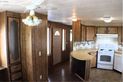 228 SE Estate Loop, Winston, OR 97496 - Photo 10