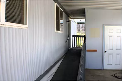 228 SE Estate Loop, Winston, OR 97496 - Photo 6