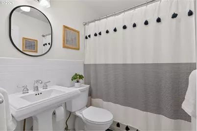 3270 SW Vista Dr, Portland, OR 97225 - Photo 28