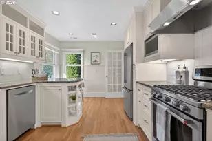 3270 SW Vista Dr, Portland, OR 97225 - Photo 18