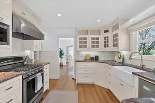 3270 SW Vista Dr, Portland, OR 97225 - Photo 16