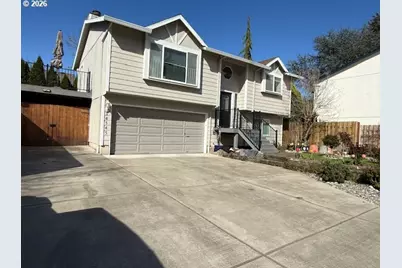 14545 SE Center St, Portland, OR 97236 - Photo 4