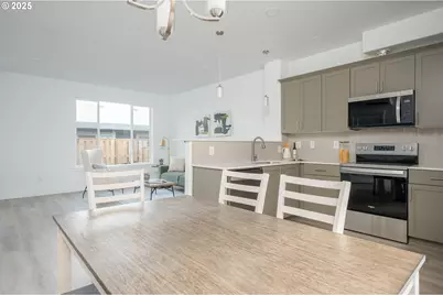 8353 N Newman St, Portland, OR 97203 - Photo 28