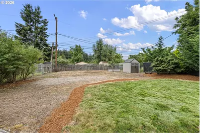 956 1st St, Springfield, OR 97477 - Photo 38