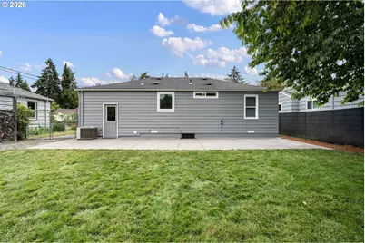 956 1st St, Springfield, OR 97477 - Photo 34