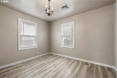 956 1st St, Springfield, OR 97477 - Photo 24