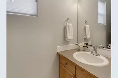 5205 NE Simpson St, Portland, OR 97218 - Photo 18